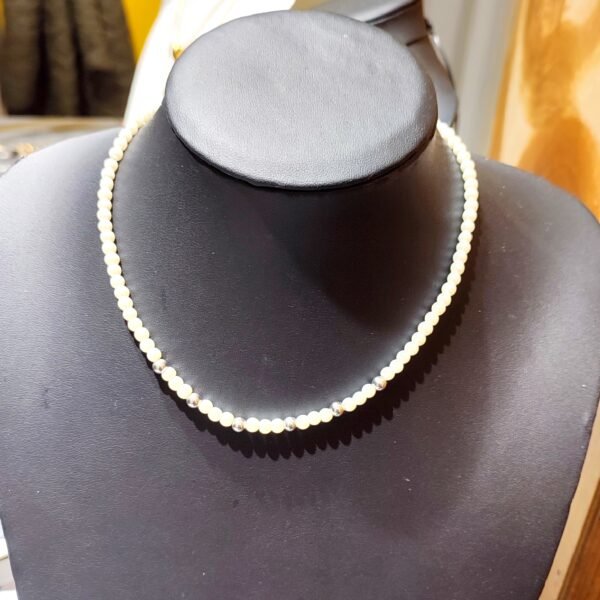 Kολιέ με πέρλες και ατσάλινες σφαίρες