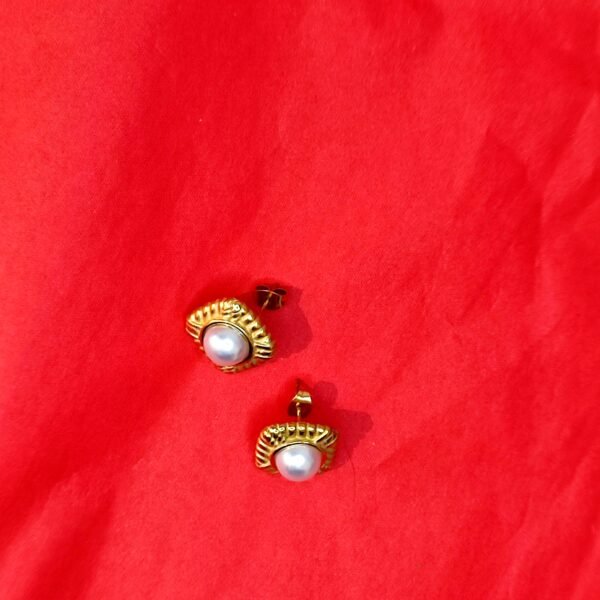 Σκουλαρίκια ατσάλινα με μαργαριταρι καρφάκια (σχέδιο τετράγωνο)