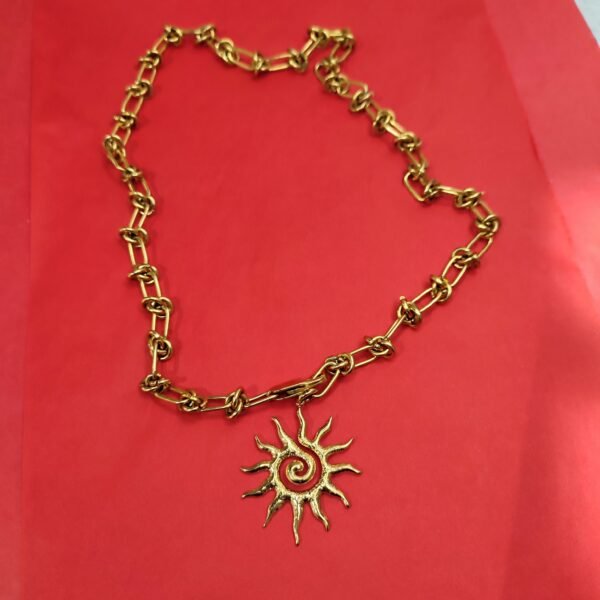 Ατσάλινο κολιε με κρεμαστό Ήλιο