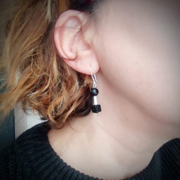 Σκουλαρίκια χειροποίητα άσπρο μαύρο