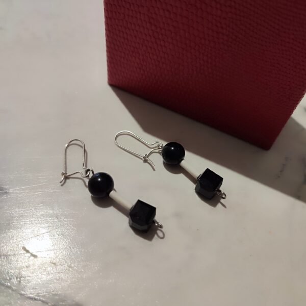 Σκουλαρίκια χειροποίητα άσπρο μαύρο