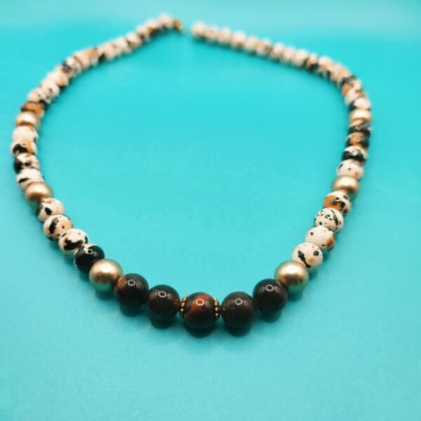 Χειροποίητο κολιέ Ηρώ με πέτρες μάτι τίγρης και ακρυλικές χάντρες