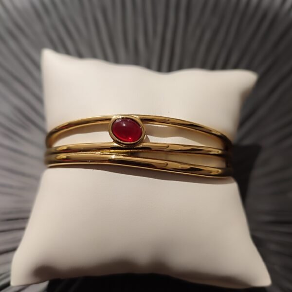 Ατσάλινο βραχιόλι βέργα με μπορντώ οβάλ πέτρα