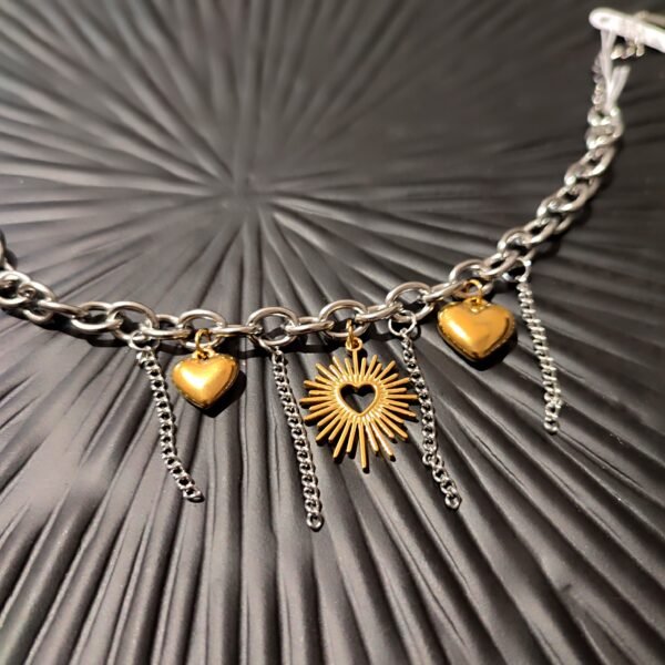 Ατσάλινο 2-tone βραχιόλι με αλυσίδα και χρυσές καρδιές