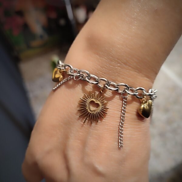 Ατσάλινο 2-tone βραχιόλι με αλυσίδα και χρυσές καρδιές