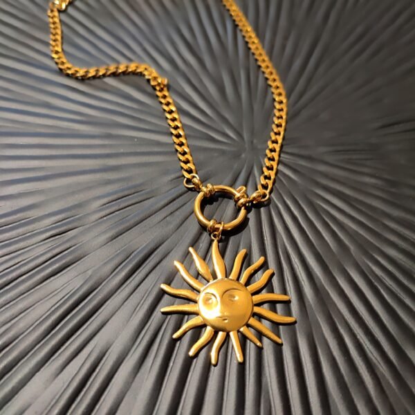 Ατσάλινο κολιε με κρεμαστό Ήλιο