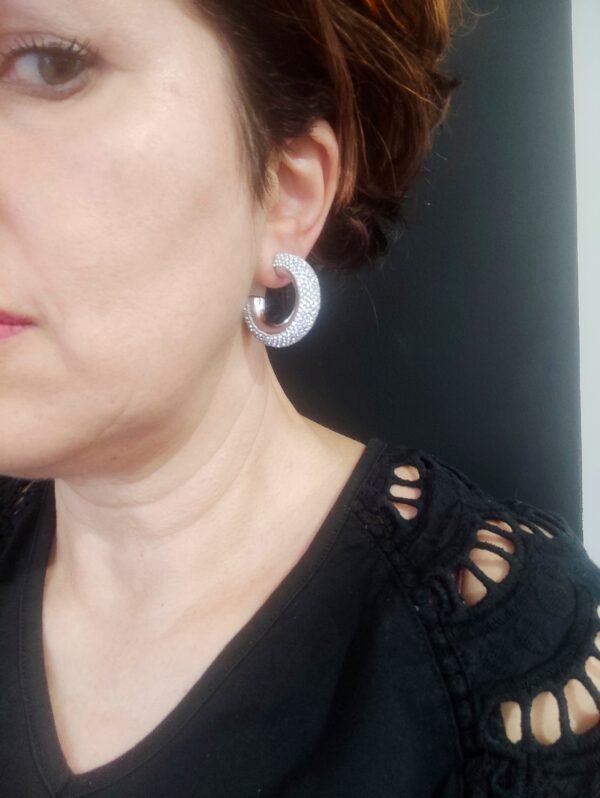 Σκουλαρίκια ατσάλινα ανάγλυφα ζιργκόν