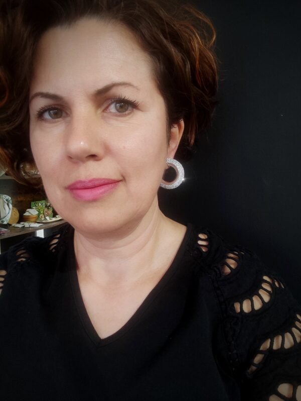 Σκουλαρίκια ατσάλινα ανάγλυφα ζιργκόν