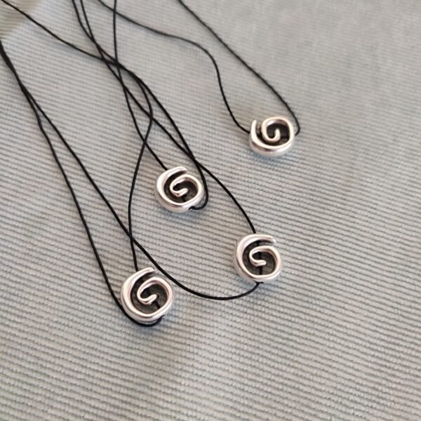 IMG_20251202_084435 Κολιέ με charm σπείρα (6)