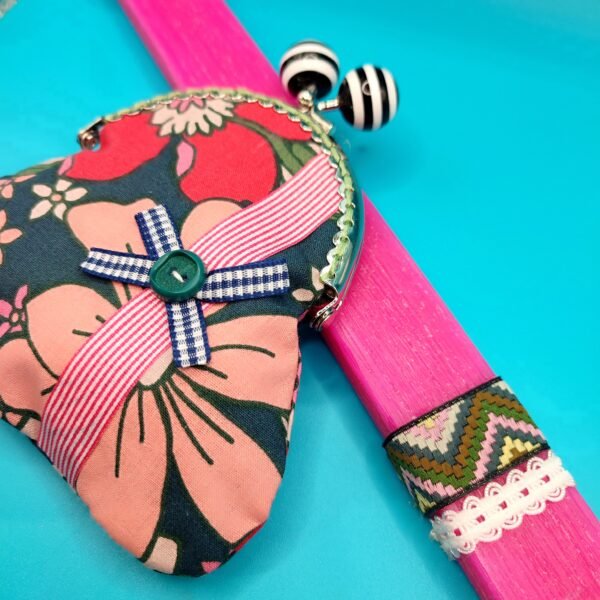 SET Λαμπάδα αρωματική scratched φούξια πλατιά με ασορτί πορτοφόλι -2-